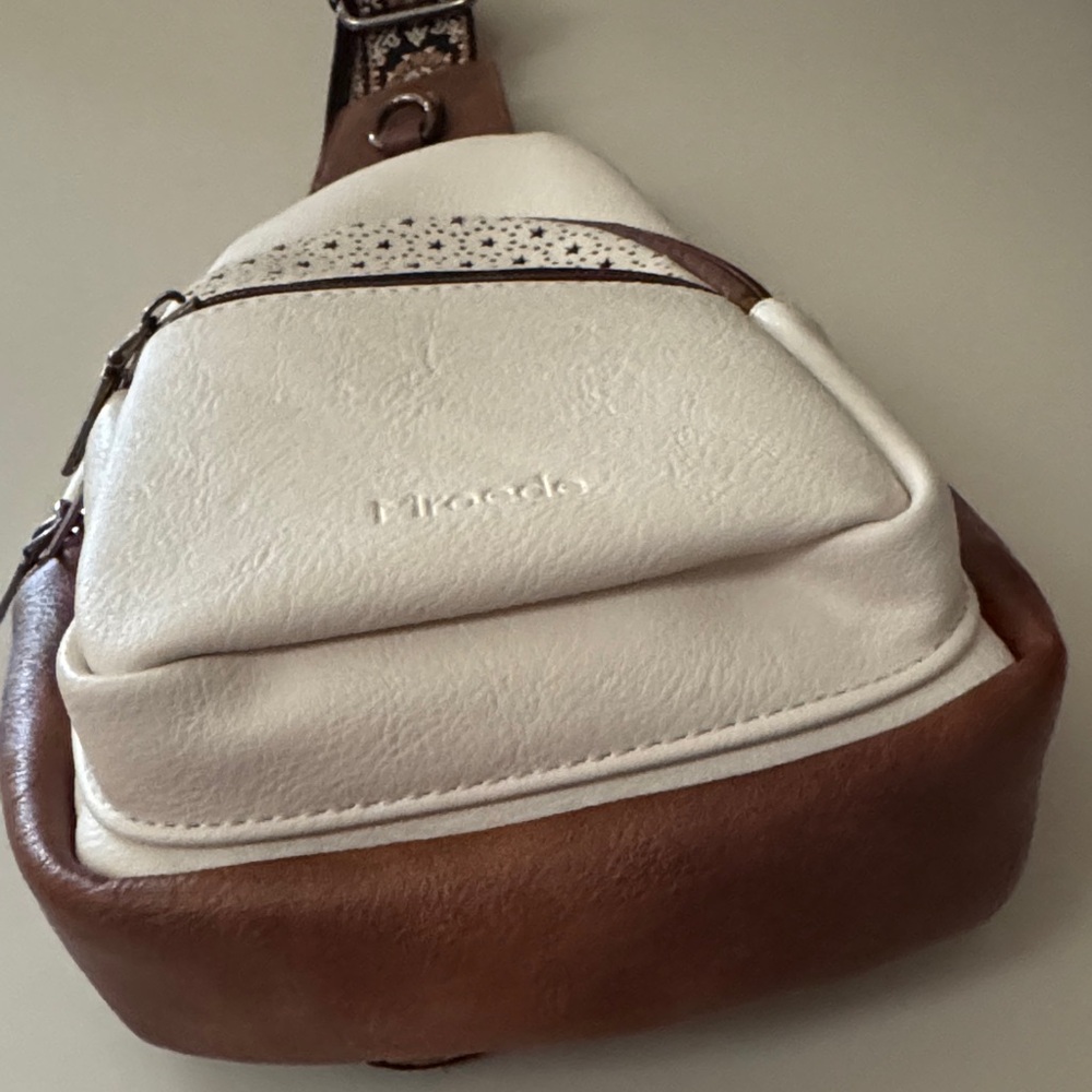 Mroede Women’s White and Brown Crossbody Sling Bag EUC - Picture 4 of 16